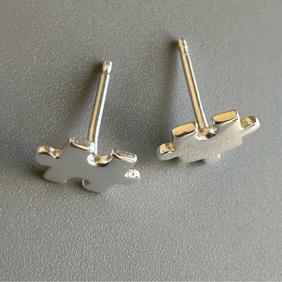 Sterling Silver Simple Stud Jigsaw Puzzle Piece Earrings - Picture 9 of 9